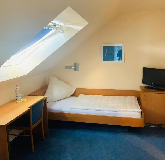 스탠다드 싱글 룸, Montan