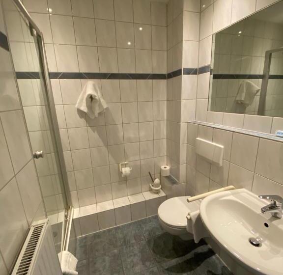 스탠다드 룸, Montan