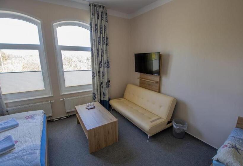 חדר סטנדרט לשלושה, Norden Norddeich