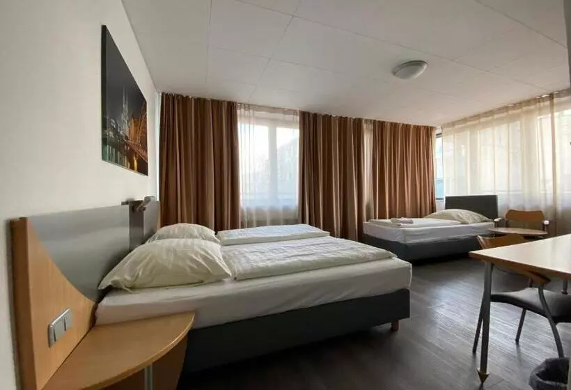 スタンダードトリプルルーム, Opera Hotel Köln