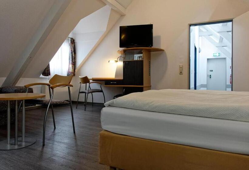 Номер Стандарт Трехместный, Opera Hotel Köln