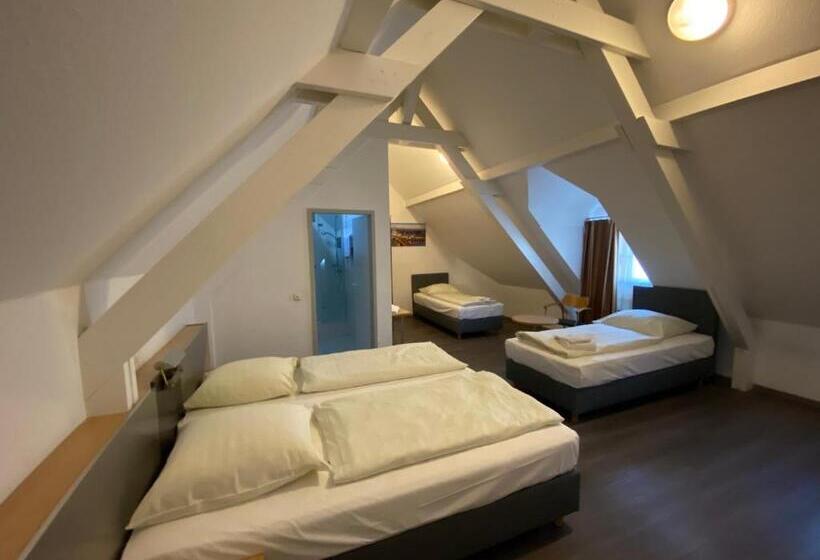 Четырехместный Номер Стандарт, Opera Hotel Köln
