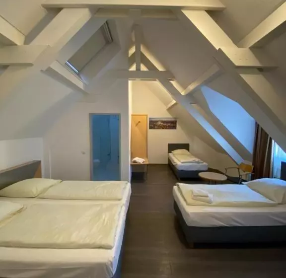 スタンダード４人部屋, Opera Hotel Köln