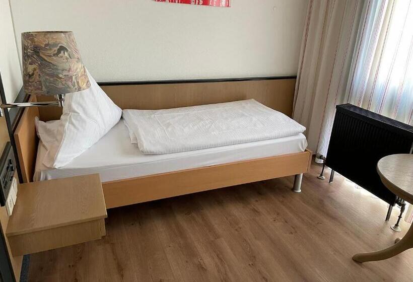 غرفة قياسية فردية, Paffhausen