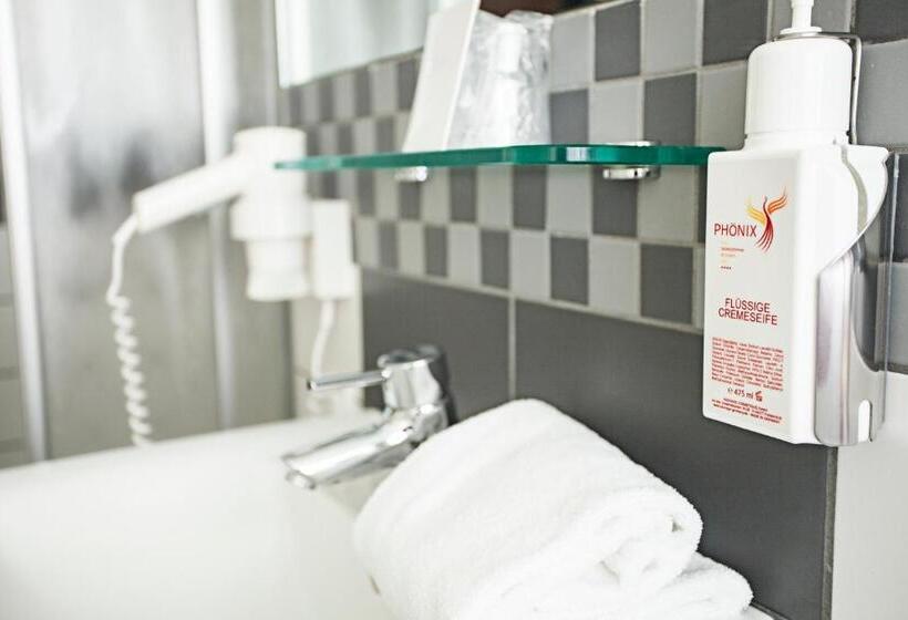 חדר סטנדרט יחיד, Phonix