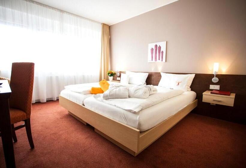 חדר סטנדרט נוף לגינה, Phonix