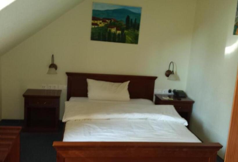 标准单人间, Restaurant Am Pfauenhof