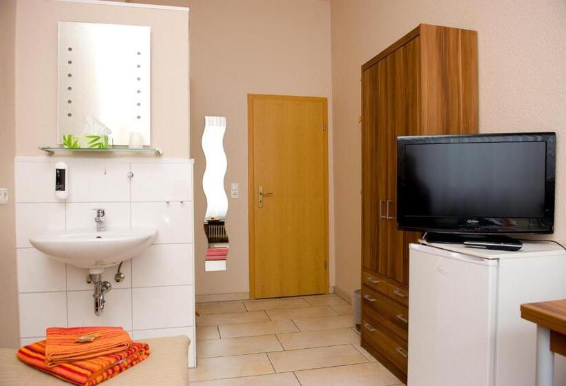 اتاق استاندارد یک نفره, Schütze Superior