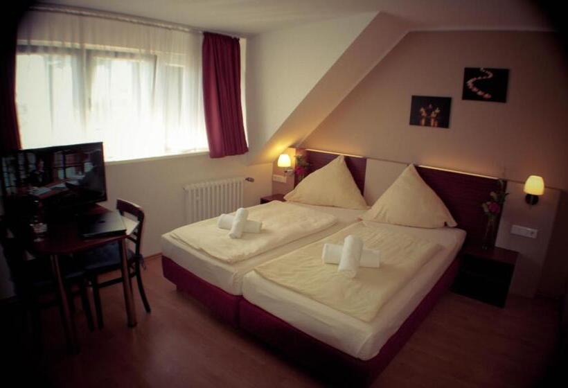 标准三人间, Stadt Emmerich