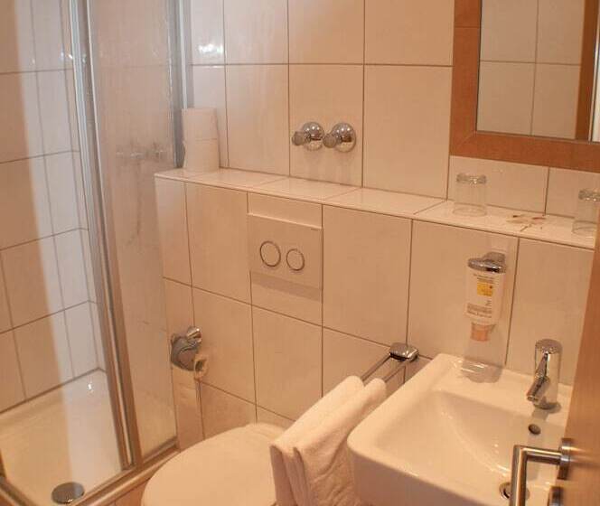 标准三人间, Stadt Emmerich