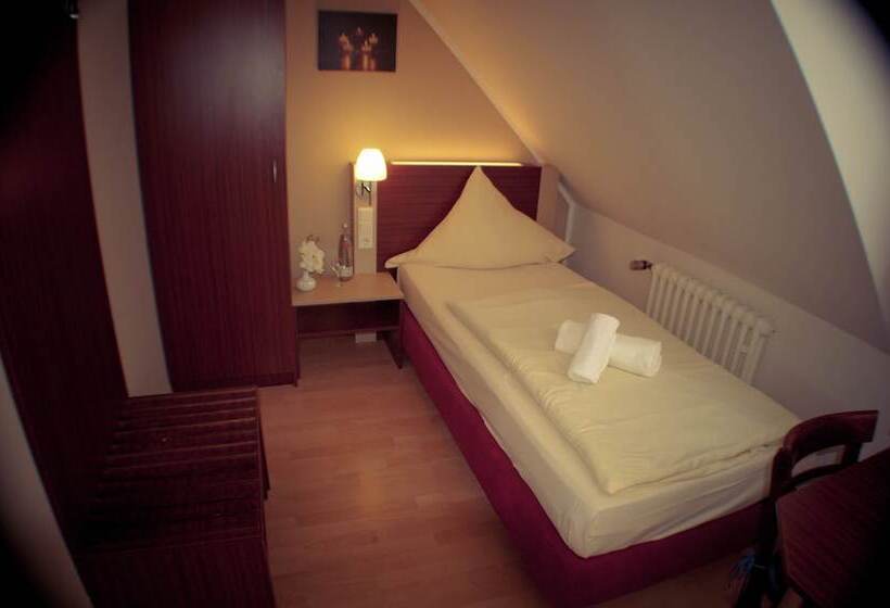 标准三人间, Stadt Emmerich