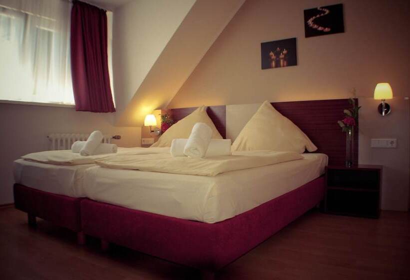 标准三人间, Stadt Emmerich