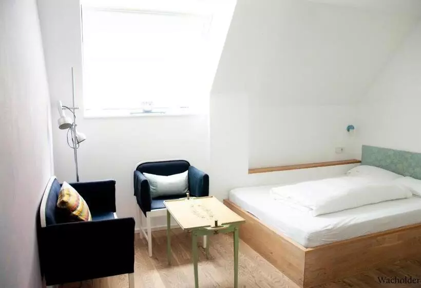 Standard Yhden Hengen Huone, Tafelfreuden