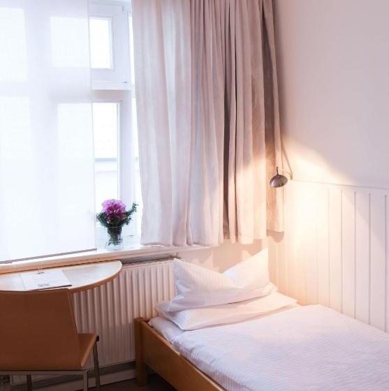 Standard Yhden Hengen Huone, Tafelfreuden