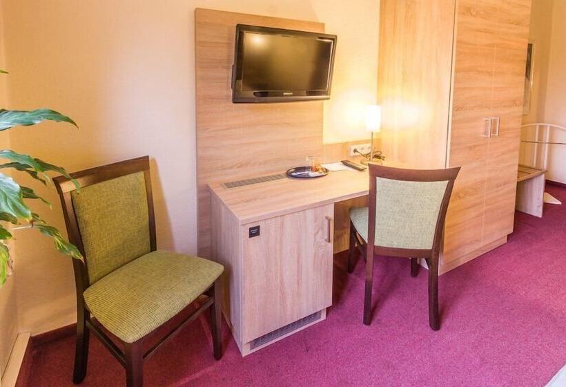 スタンダードトリプルルーム, Zur Post In Wurzen