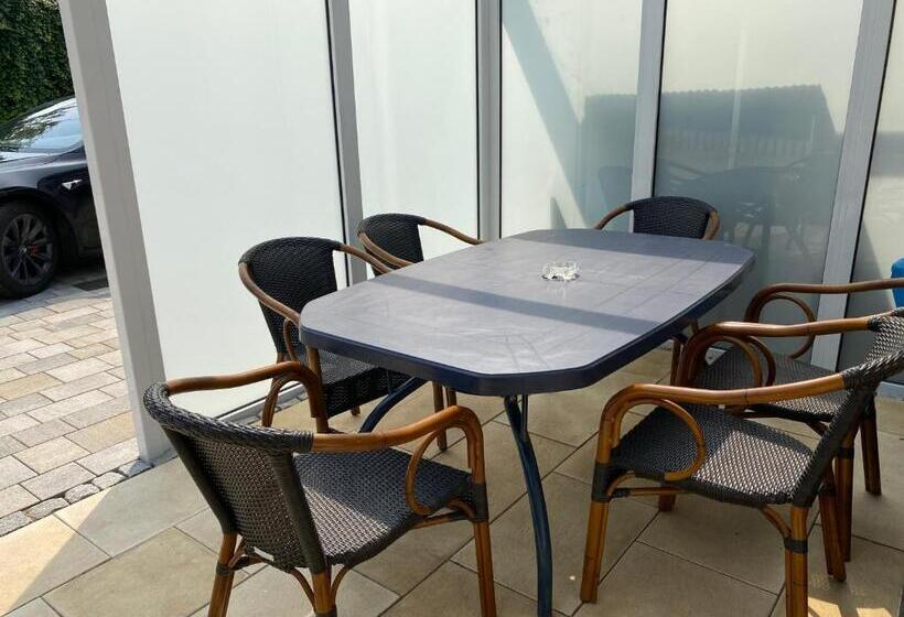 غرفة قياسية مزوَّدة بتراس, Meereswoge