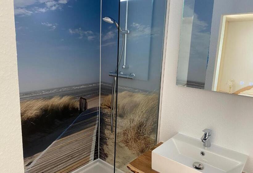 غرفة قياسية مزوَّدة بتراس, Meereswoge