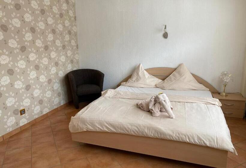 غرفة قياسية مزوَّدة بتراس, Meereswoge