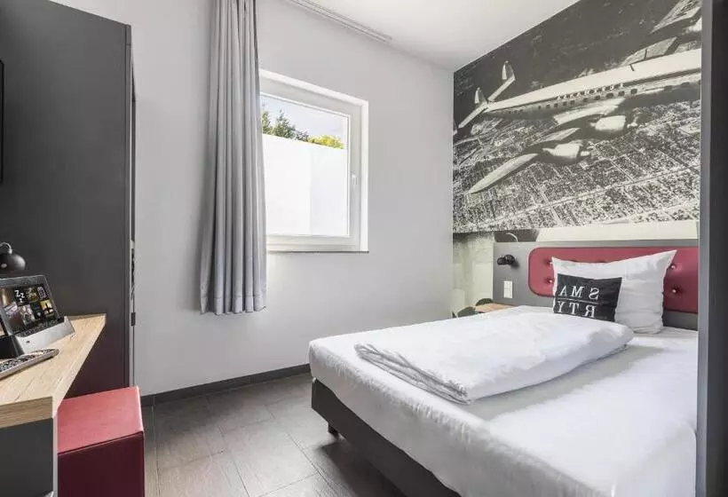 Standard Yhden Hengen Huone, SMARTY Airport Cologne Hotel - KONTAKTLOSER SELF CHECK-IN