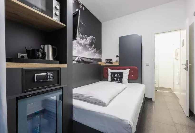 Standard Yhden Hengen Huone, SMARTY Airport Cologne Hotel - KONTAKTLOSER SELF CHECK-IN
