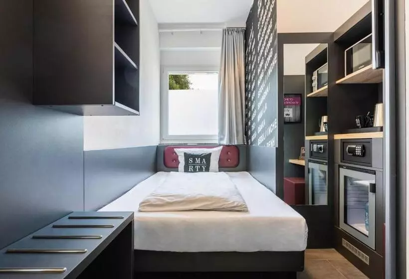 Standard Yhden Hengen Huone, SMARTY Airport Cologne Hotel - KONTAKTLOSER SELF CHECK-IN