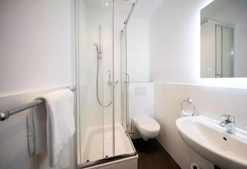 Standard Yhden Hengen Huone, SMARTY Airport Cologne Hotel - KONTAKTLOSER SELF CHECK-IN