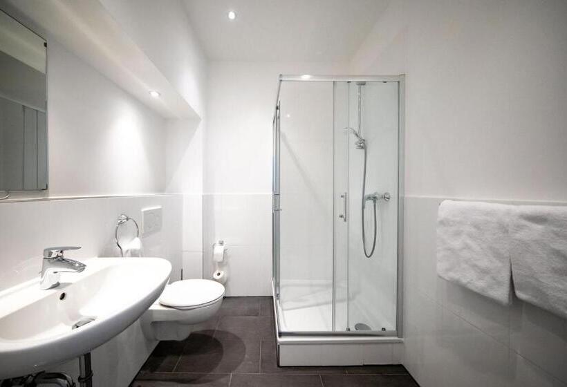 디럭스 룸, SMARTY Airport Cologne Hotel - KONTAKTLOSER SELF CHECK-IN