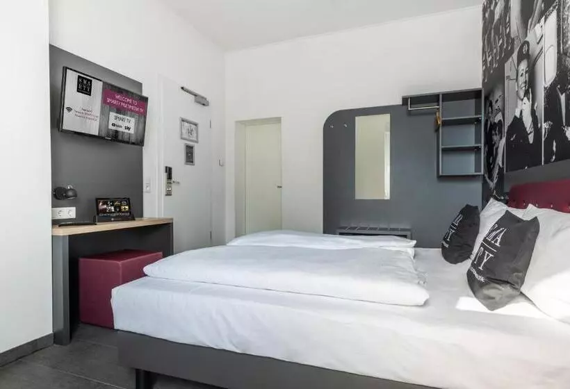 Deluxe-huone, SMARTY Airport Cologne Hotel - KONTAKTLOSER SELF CHECK-IN