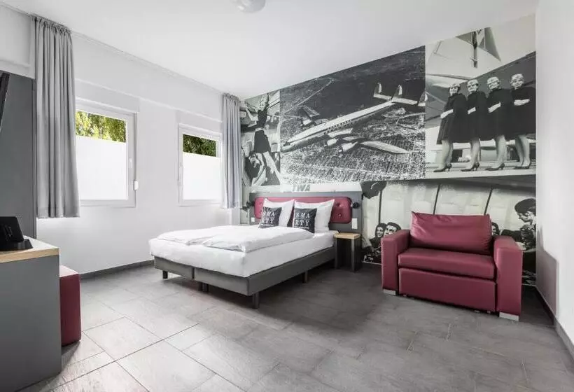 Standard Kolmen Hengen Huone, SMARTY Airport Cologne Hotel - KONTAKTLOSER SELF CHECK-IN