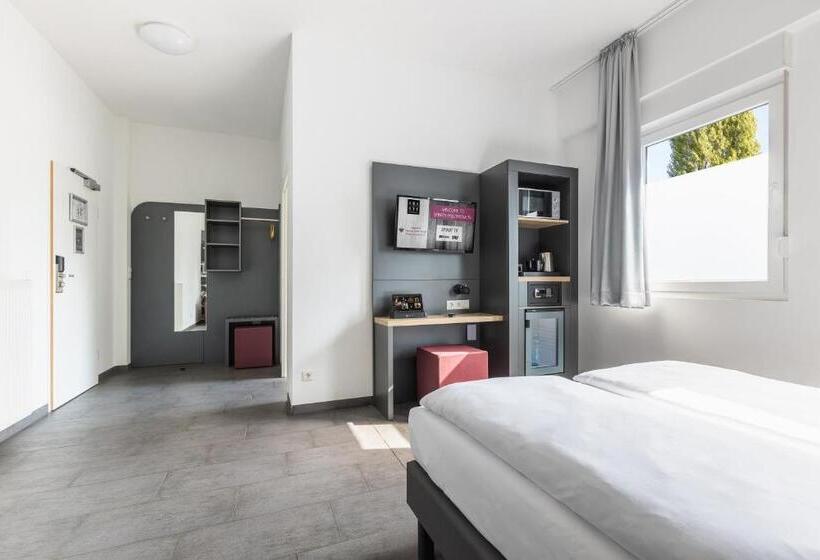 스탠다드 트리플 룸, SMARTY Airport Cologne Hotel - KONTAKTLOSER SELF CHECK-IN