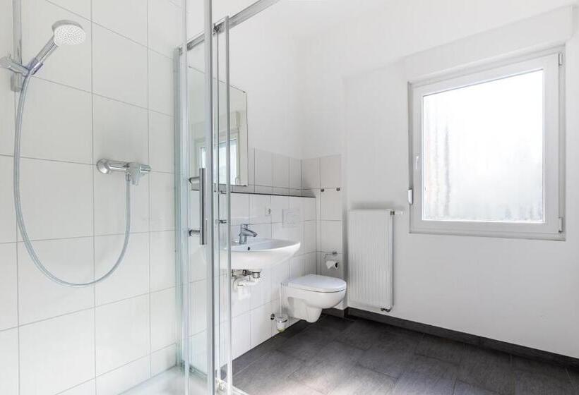 스탠다드 트리플 룸, SMARTY Airport Cologne Hotel - KONTAKTLOSER SELF CHECK-IN