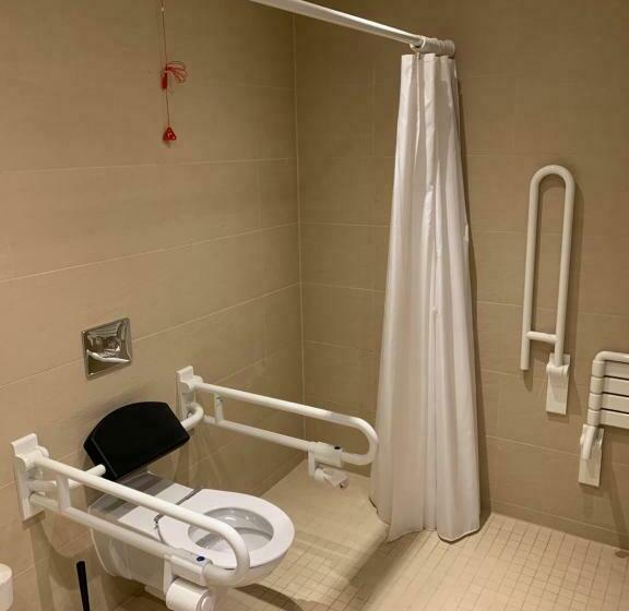 适合残疾人使用的标准间, Adesso Hotel Göttingen Pay At Property On Arrival Ihr Automatenhotel In Göttingen