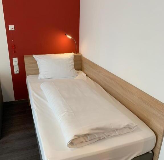 适合残疾人使用的标准间, Adesso Hotel Göttingen Pay At Property On Arrival Ihr Automatenhotel In Göttingen