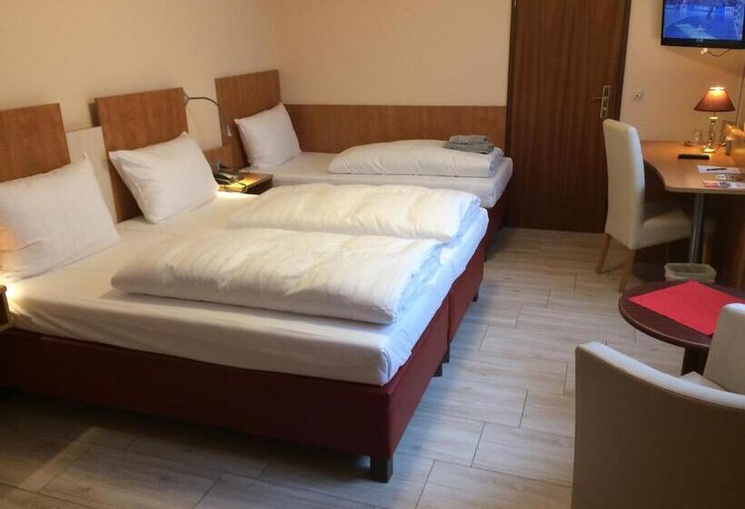 标准三人间, Adesso Hotel Göttingen Pay At Property On Arrival Ihr Automatenhotel In Göttingen