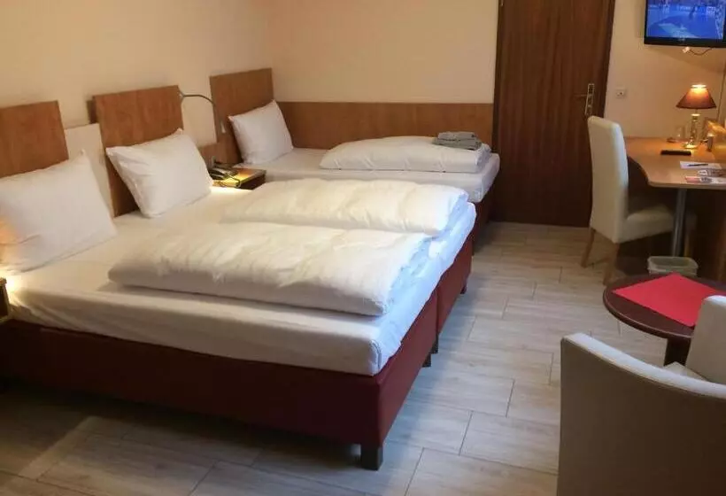 スタンダードトリプルルーム, Adesso Hotel Göttingen   Pay At Property On Arrival Ihr Automatenhotel In Göttingen
