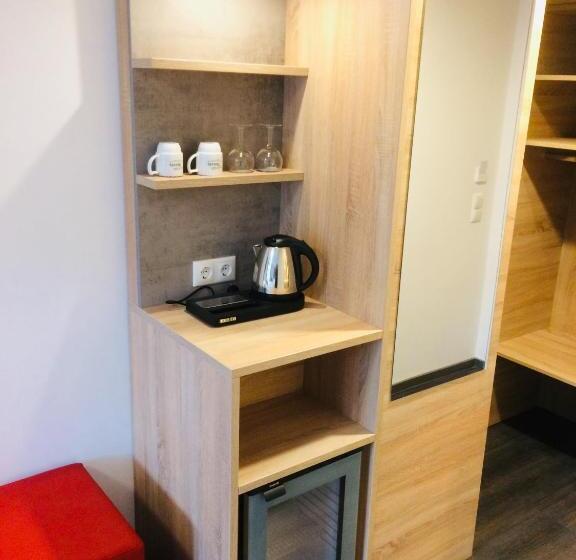 Номер Стандарт Трехместный, Adesso Hotel Göttingen   Pay At Property On Arrival Ihr Automatenhotel In Göttingen