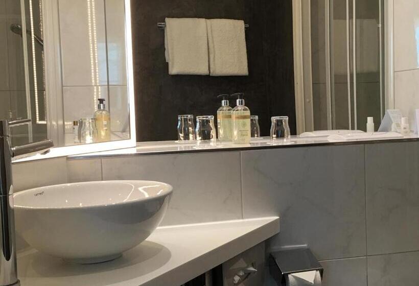 غرفة عائلية, Boutique Hotel Am Rathaus   Reblaus