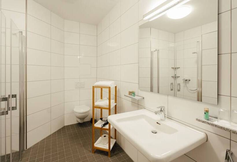 غرفة عائلية, Nahetal