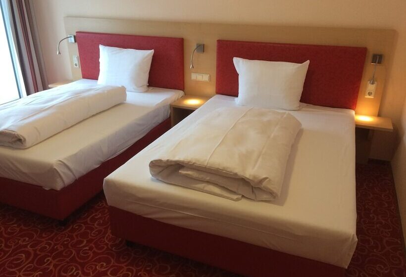 适合残疾人使用的标准间, Adesso Hotel Göttingen Pay At Property On Arrival Ihr Automatenhotel In Göttingen