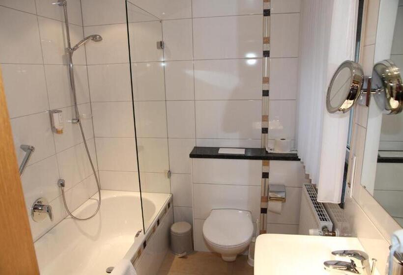 Standard-huone, Anika