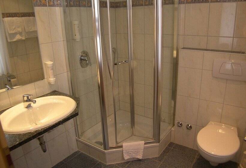 Superior-huone, Anika