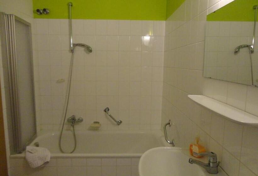 Rahat Tek Kişilik Oda, Arheilger Hof