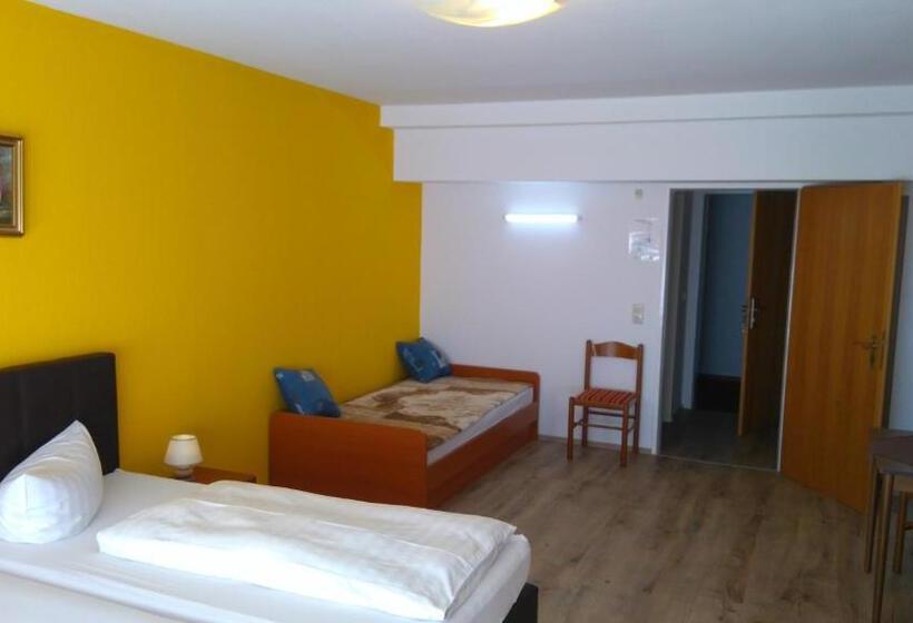 Rahat Tek Kişilik Oda, Arheilger Hof