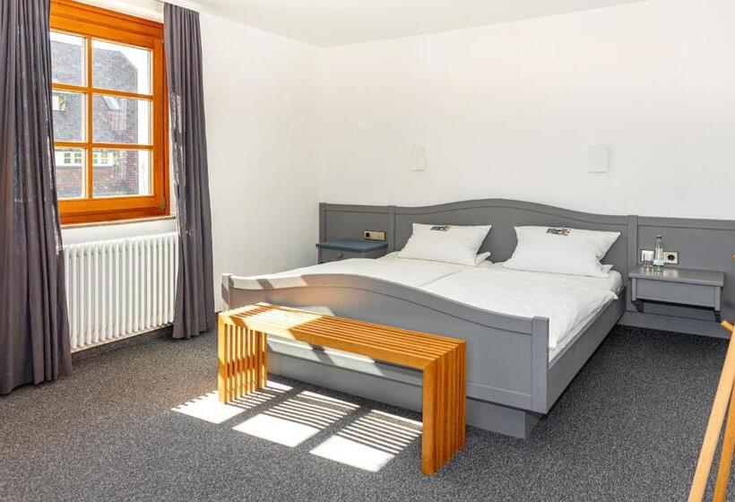 Номер Стандарт, Der Hirschen