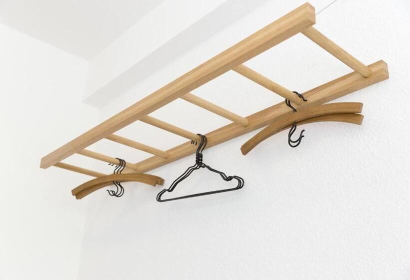 Номер Superior, Der Hirschen