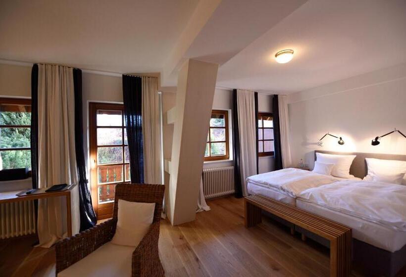 Полулюкс с Балконом, Der Hirschen