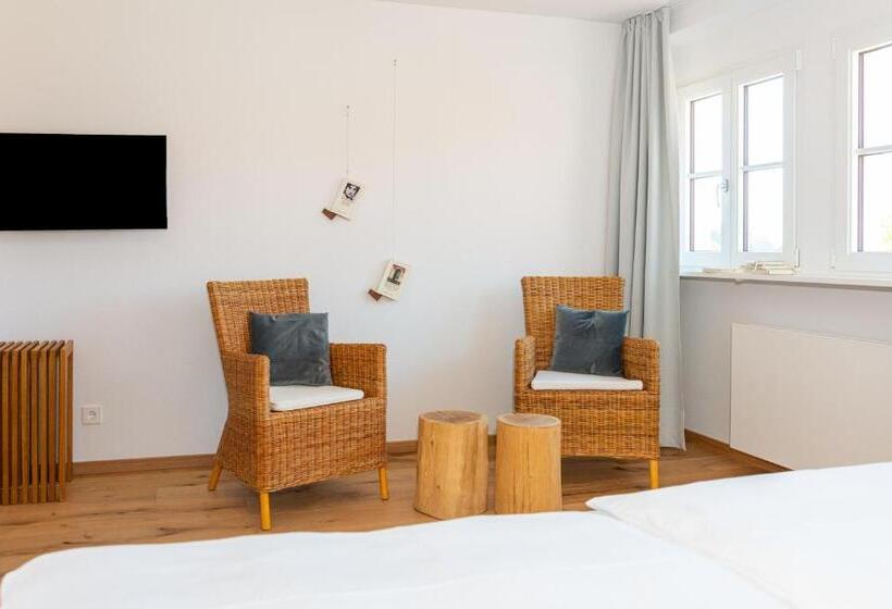 Номер Комфорт, Der Hirschen