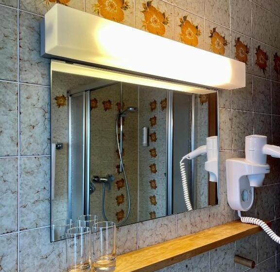 Номер Комфорт, Der Hirschen