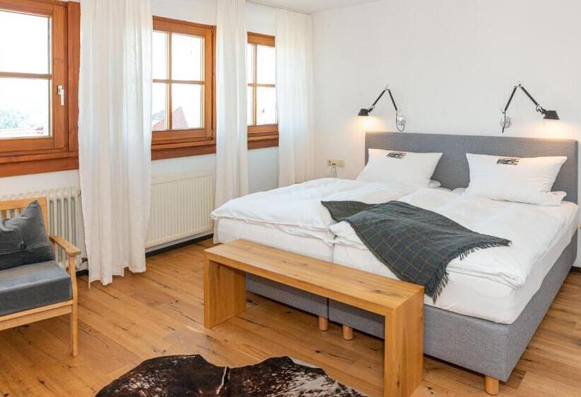 Номер Комфорт, Der Hirschen