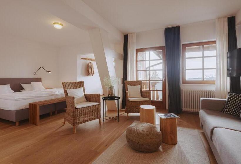 Полулюкс с Балконом, Der Hirschen